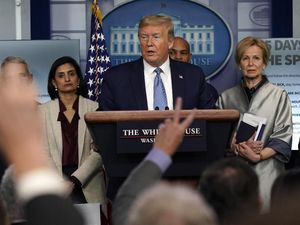 Netizen Soroti Presiden AS Donald Trump karena Tidak Pakai Masker