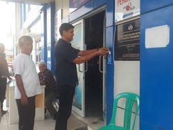 Cegah Corona, Pengunjung Pelayanan SIM di Pekanbaru Diwajibkan Cuci Tangan