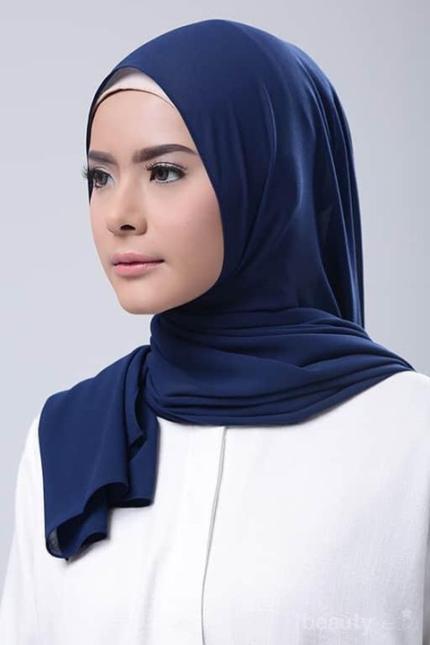 Tampil Cantik  dengan Warna  warna  Kerudung  Pashmina  Hits 2019