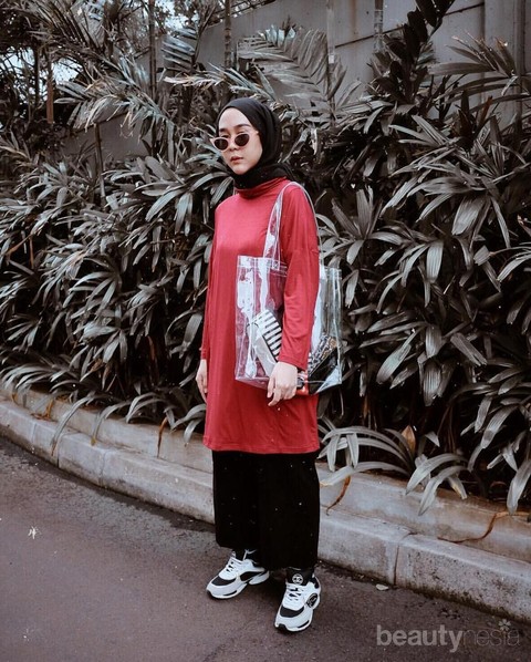  OOTD  Hijab  Bergaya Boyish  dengan Rok ala 5 Selebgram 