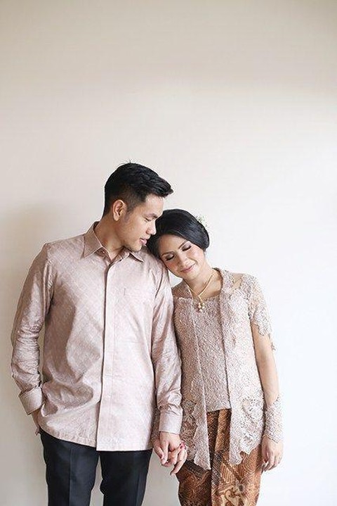 Tak Perlu Pusing Pilih Baju Kondangan Cek Inspirasi Baju Couple Ini Yuk