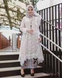 Berbagai Macam Model Kebaya Brokat Terbaru, Cantik Dan Elegan!