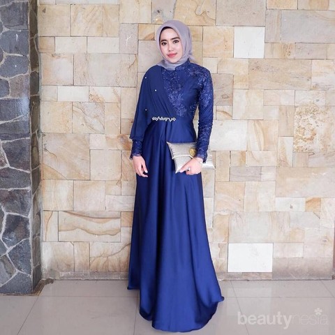 20+ Inspirasi Kebaya Navy Cocok Dengan Jilbab Warna Apa