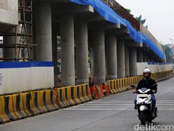 Pengangkatan Beton Proyek Flyover Lenteng Agung, Lalin Dialihkan Nanti Malam