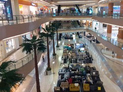 Mal Tutup Sebagian Toko Gegara Corona, Bagaimana Nasib Karyawan?