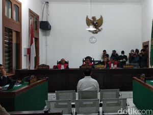 Hakim Jelaskan Kepastian Iwa Karniwa Terima Duit dari Proyek Meikarta Hakim Jelaskan Kepastian Iwa Karniwa Terima Duit dari Proyek Meikarta