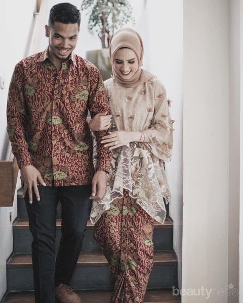 Baju Kebaya Hijab Modern untuk Tunangan Ini Banyak Dipakai ...