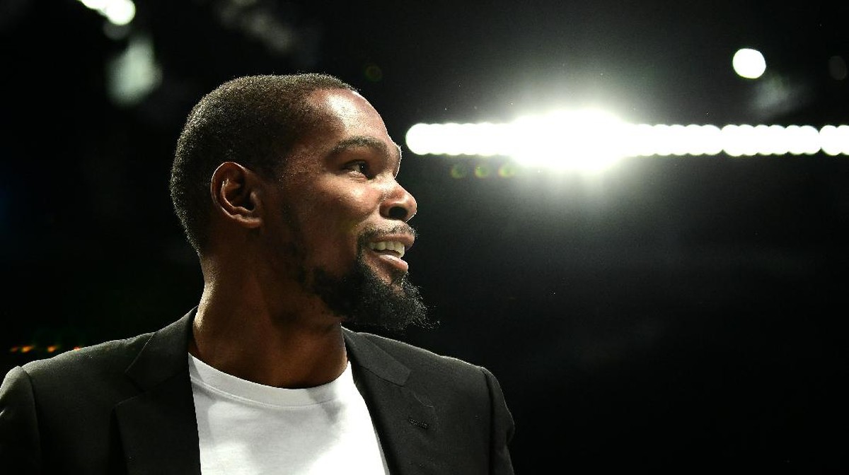 Kevin Durant ikut mengomentari situasi Lionel Messi yang menyandang status bebas transfer. (Foto: Getty Images/Emilee Chinn)