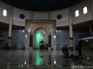 Salat Tarawih Diizinkan, Masjid Raya Bandung Perketat Prokes Salat Tarawih Diizinkan, Masjid Raya Bandung Perketat Prokes