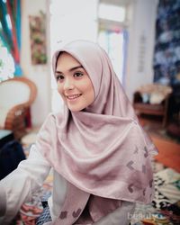 Ingin Tampil Stylish Dengan Hijab Ala Selebgram Cantik? Yuk, Contek ...