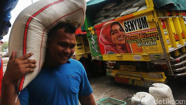 Penampakan Pasokan Beras di Tengah Geger Corona