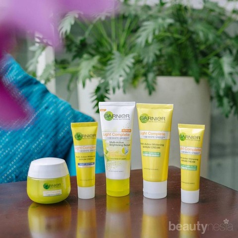 Review Produk Garnier Light Complete, Perawatan Siang dan
