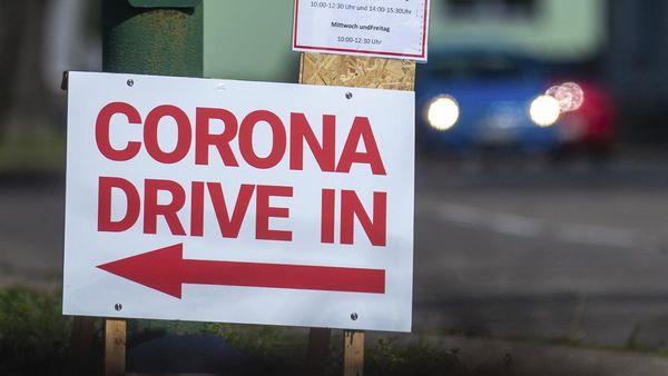 Indonesia Kapan? Ini Suasana Drive Through Tes Corona di Banyak Negara