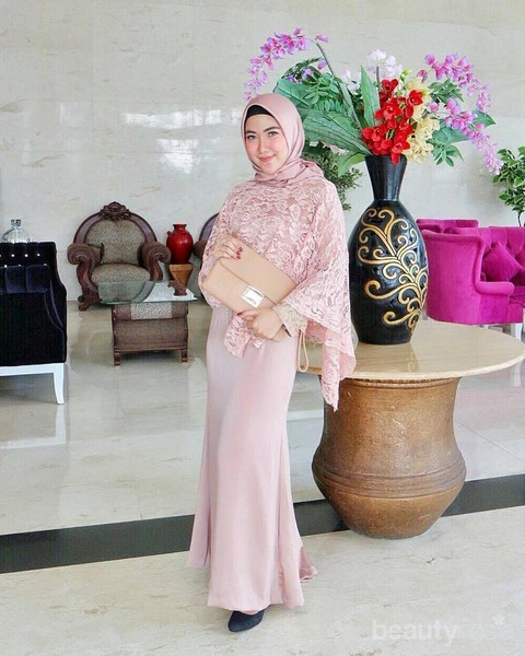 Tampil Lebih Fresh dengan Kebaya  Muslim Modern Dress 