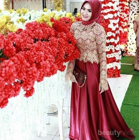 Wah Dress Brokat Modern Dengan Hijab Benar Benar Kece Buat Kondangan Intip Padu Padannya Di Sini Ladies