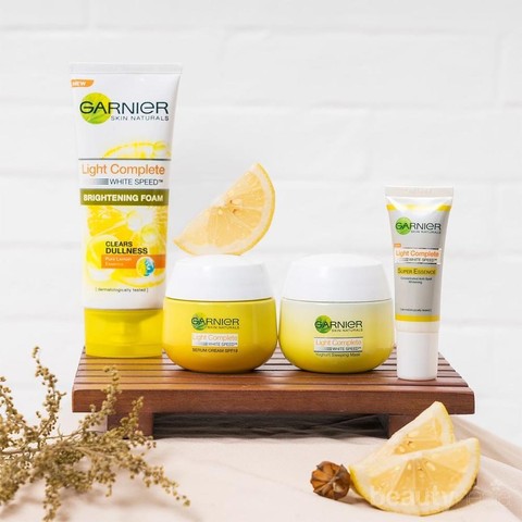 Review Produk Garnier Light Complete, Perawatan Siang dan