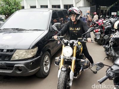 Penampilan Nikita Mirzani dengan Moge di Persidangan