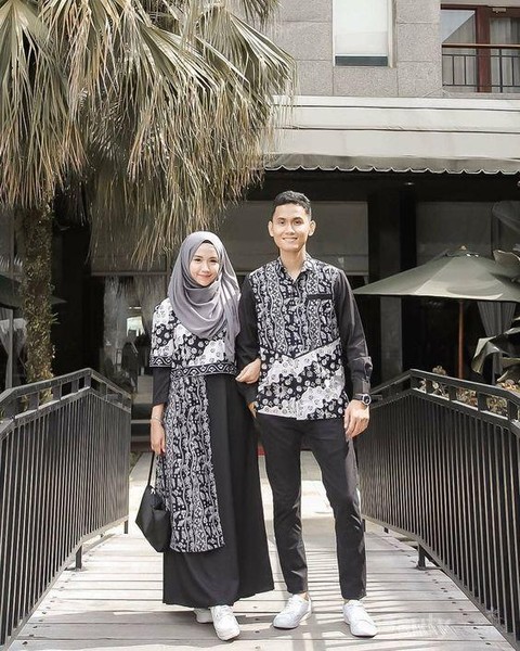 Tak Perlu Pusing Pilih Baju Kondangan Cek Inspirasi Baju Couple Ini Yuk