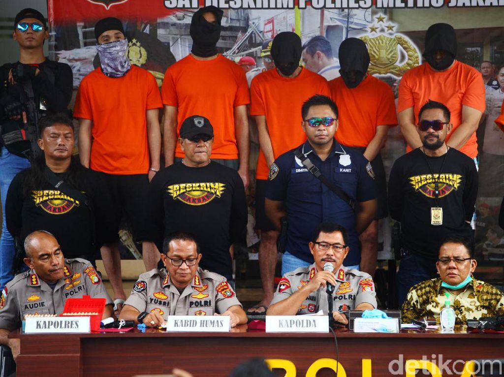 Polda Metro Jaya Bekuk 6 Pemilik 24 Senjata Api Ilegal