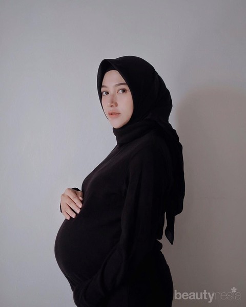 5 Inspirasi Foto Maternity Ala Selebgram Hijab Cantik Dan Anggun Meski 