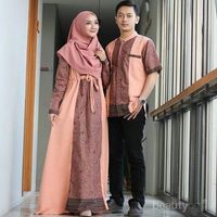 Wah, Ide Outfit Batik Couple Ini Oke Banget Buat Tampil Sama Pasangan ...