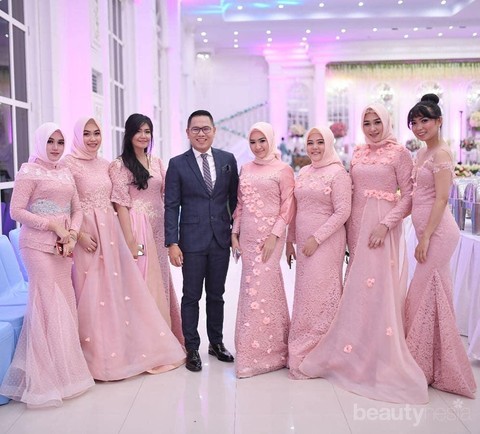 Model baju bridesmaid hijab untuk orang gemuk