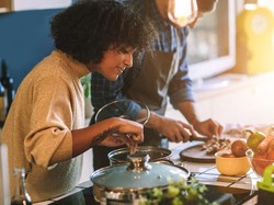 Cegah Virus Corona, Begini Cara Tangani Makanan Menurut Ahli!