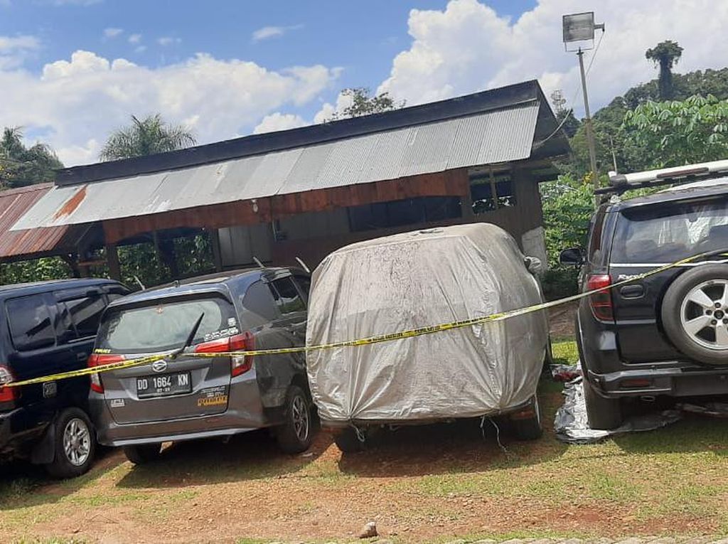 Pura-pura Rental, Dua Pria Luwu Timur Ditangkap Gadai 11 Mobil Pura-pura Rental, Dua Pria Luwu Timur Ditangkap Gadai 11 Mobil