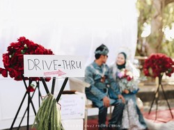 Hindari Virus Corona, Pengantin Ini Gelar Pesta Drive-Thru