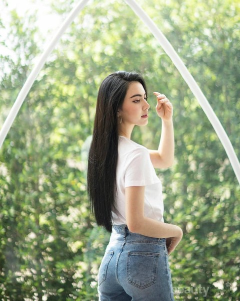 Tampil Classy Dengan Gaya Rambut Artis Cantik Thailand Davika Hoorne