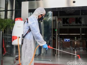 Corona Bikin Ekonomi Kocar-kacir, Nasib Bank Bakal Seperti 1998?