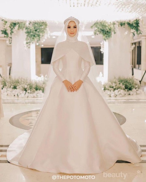 Tampil Cantik Dan Anggun Di Hari Pernikahan Dengan Inspirasi Gaun Pengantin Muslimah Syar I Ini