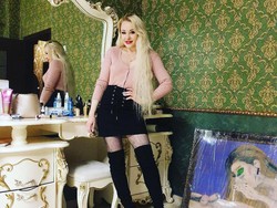 Cerita Artis Porno Nggak Mau Pulang Kampung, Takut Dilempari Batu sama Warga