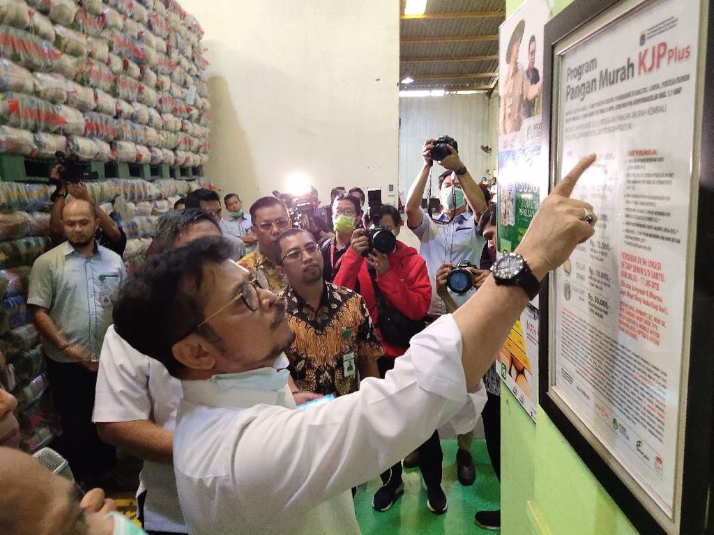 Mentan Optimistis Stok Beras Melimpah di Tengah Geger Corona Mentan Optimistis Stok Beras Melimpah di Tengah Geger Corona
