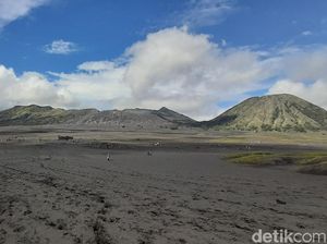 Gunung Bromo Ditutup Cegah Penyebaran Corona Gunung Bromo Ditutup Cegah Penyebaran Corona