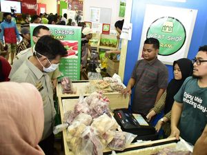 Stabilkan Harga, Mentan Lepas Pangan Murah ke 10 Pasar di Jakarta Stabilkan Harga, Mentan Lepas Pangan Murah ke 10 Pasar di Jakarta