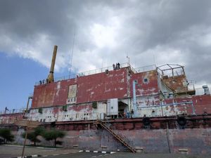Potret PLTD Apung Aceh Sebelum Ditutup Akibat Corona Potret PLTD Apung Aceh Sebelum Ditutup Akibat Corona