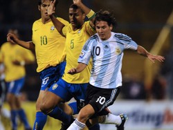 Felipe Melo Ungkap Strategi Tendang Messi di Laga Timnas