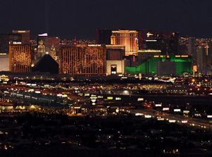 Corona Bikin Gemerlap Las Vegas Meredup