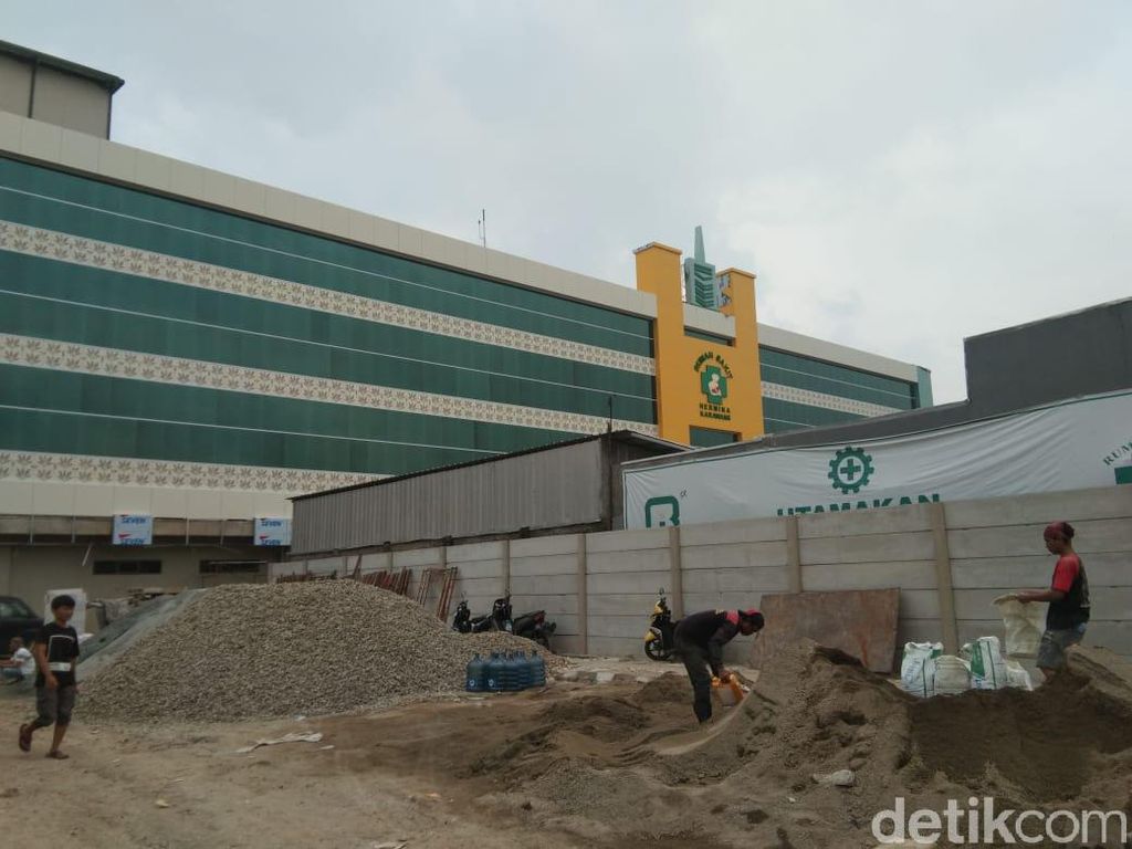 Rumah Sakit Rujukan Pasien Corona di Karawang Belum Selesai Dibangun