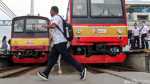 Jumlah Penumpang KRL Menurun Imbas Anjuran Kerja dari Rumah