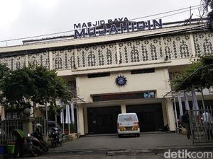 Masjid Mujahidin Bandung Tetap Gelar Jumatan, Jemaah Bawa Sajadah Sendiri