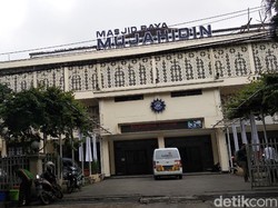 Masjid Mujahidin Bandung Tetap Gelar Jumatan, Jemaah Bawa Sajadah Sendiri