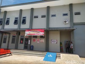 Mak Susi, Terdakwa Kasus Rasisme Bebas Setelah 7 Bulan Ditahan Mak Susi, Terdakwa Kasus Rasisme Bebas Setelah 7 Bulan Ditahan
