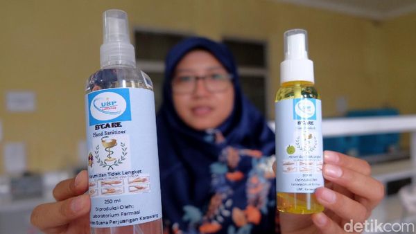Keren! Mahasiswa di Karawang Produksi Hand Sanitizer