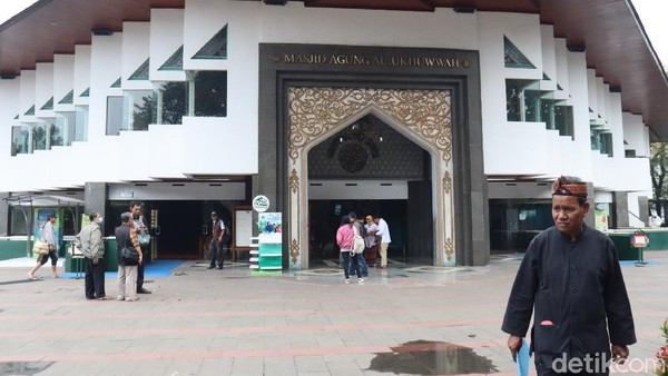 Masjid Al-Ukhuwwah Bandung Masjid Al-Ukhuwwah Bandung
