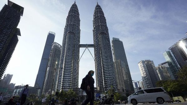 Lockdown Hari Pertama di Malaysia: Jalanan Sepi dan Masjid Kosong