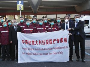 Siap Bantu Perangi Corona, Tim Medis China Tiba di Italia
