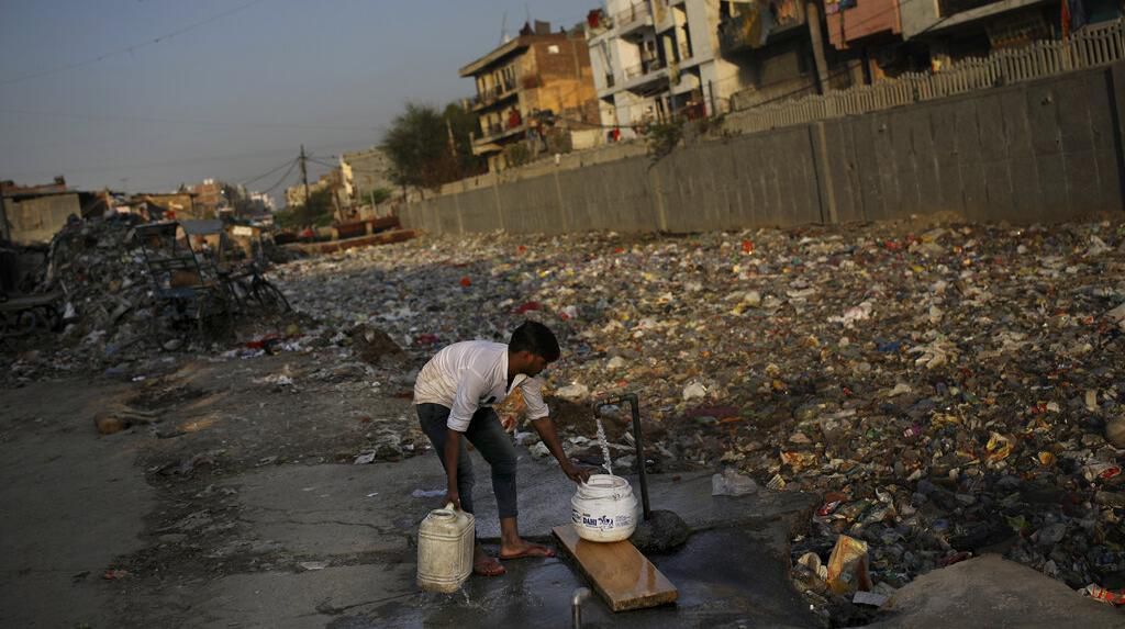 Ironi India yang Terhimpit Antara Krisis Air Bersih dan Corona