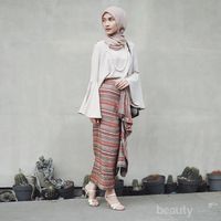 Ini Dia Gaya Mix And Match Batik Ala Selebgram Untuk Tampil Lebih Kece!